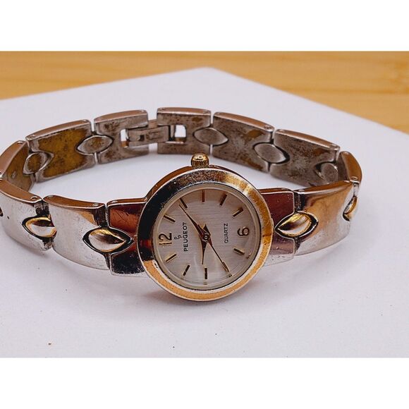 Peugeot 746 Watch Women's Silver And Gold Tone Bracelet WORKING Vintage Watch - Picture 3 of 6